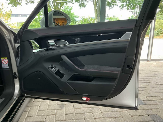 Porsche panamera gts 970 | 4.8 v8 | 2012 | 430 pk | awd | pdk | sport chrono | luchtvering/pdcc | 42.000 km | btw auto - afbeelding 25 van  37
