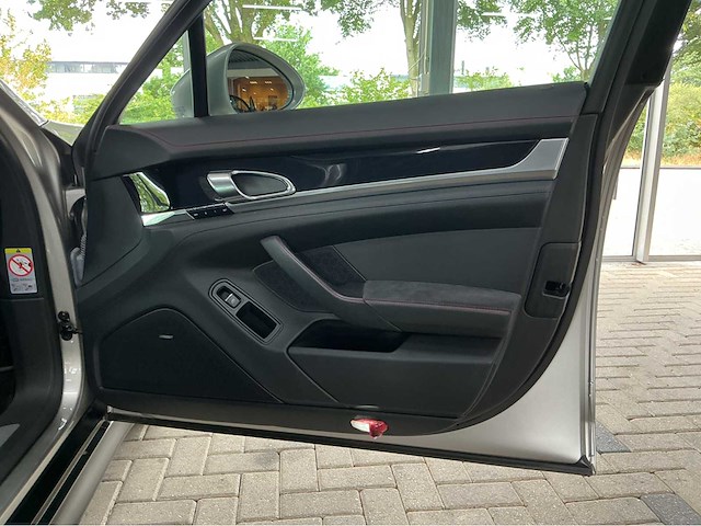 Porsche panamera gts 970 | 4.8 v8 | 2012 | 430 pk | awd | pdk | sport chrono | luchtvering/pdcc | 42.000 km | btw auto - afbeelding 17 van  23