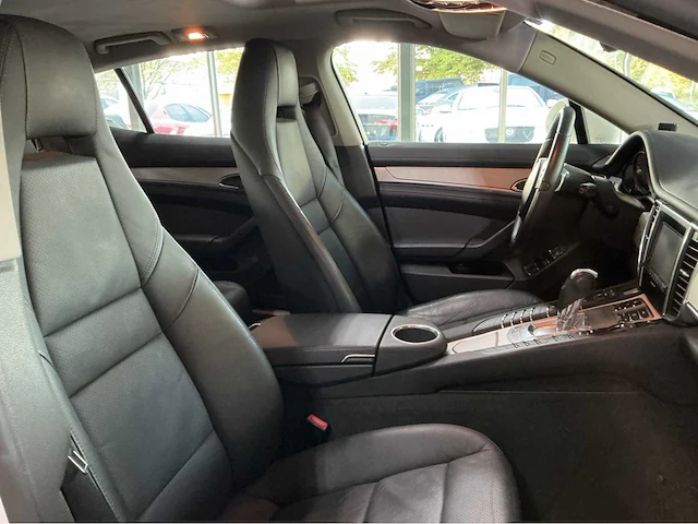 Porsche panamera s | 4.8 v8 | 400 pk | 2010 | youngtimer | 77.000 km | 19 inch panamera turbo wielen | porsche entry & drive | bose | btw auto - afbeelding 18 van  61