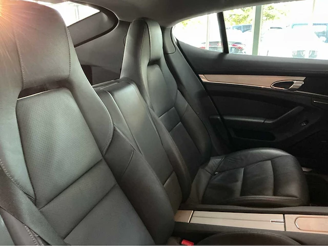 Porsche panamera s | 4.8 v8 | 400 pk | 2010 | youngtimer | 77.000 km | 19 inch panamera turbo wielen | porsche entry & drive | bose | btw auto - afbeelding 26 van  61