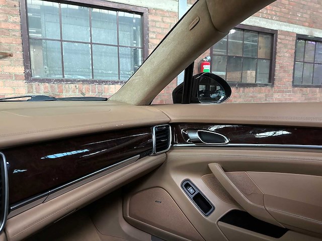 Porsche panamera s 4.8 v8 400pk 2009 youngtimer - afbeelding 33 van  49