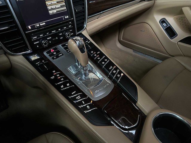 Porsche panamera s 4.8 v8 400pk 2009 youngtimer - afbeelding 24 van  42