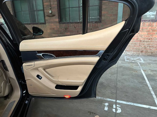 Porsche panamera s 4.8 v8 400pk 2009 youngtimer - afbeelding 32 van  42