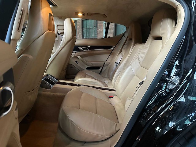 Porsche panamera s 4.8 v8 400pk 2009 youngtimer - afbeelding 40 van  49