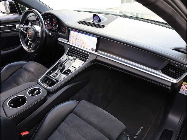 Porsche panamera sport turismo gts 4.0 453pk 2019 automaat, j-509-zs - afbeelding 40 van  43