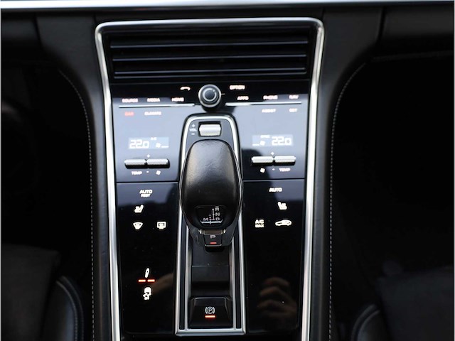 Porsche panamera sport turismo gts 4.0 453pk 2019 automaat, j-509-zs - afbeelding 18 van  43