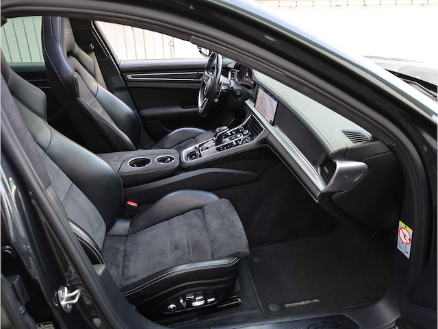 Porsche panamera sport turismo gts 4.0 453pk 2019 automaat, j-509-zs - afbeelding 24 van  43