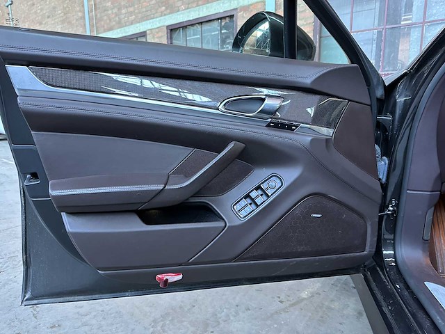 Porsche panamera turbo 4.8 v8 500pk 2009 sport-chrono, n-110-lt youngtimer - afbeelding 18 van  37