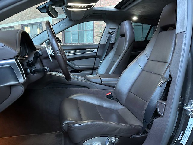 Porsche panamera turbo 4.8 v8 500pk 2009 sport-chrono, n-110-lt youngtimer - afbeelding 26 van  37