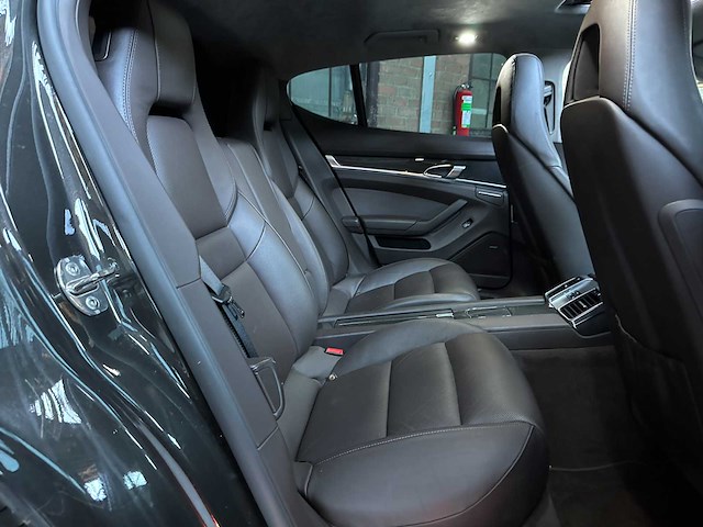 Porsche panamera turbo 4.8 v8 500pk 2009 sport-chrono, n-110-lt youngtimer - afbeelding 38 van  52