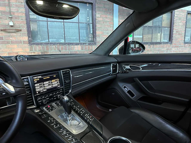Porsche panamera turbo 4.8 v8 500pk 2009 sport-chrono, n-110-lt youngtimer - afbeelding 11 van  52