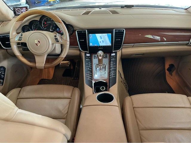 Porsche panamera turbo met iconische v8 biturbo youngtimer 500 pk 2010 btw auto - afbeelding 22 van  49