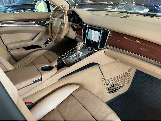 Porsche panamera turbo met iconische v8 biturbo youngtimer 500 pk 2010 btw auto - afbeelding 24 van  49