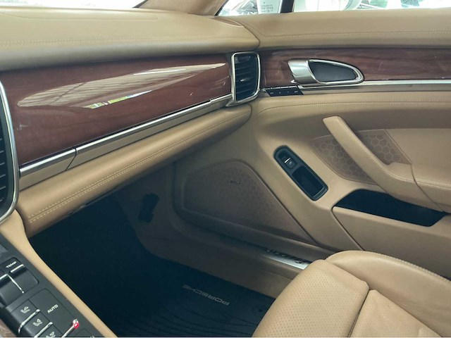 Porsche panamera turbo met iconische v8 biturbo youngtimer 500 pk 2010 btw auto - afbeelding 28 van  49