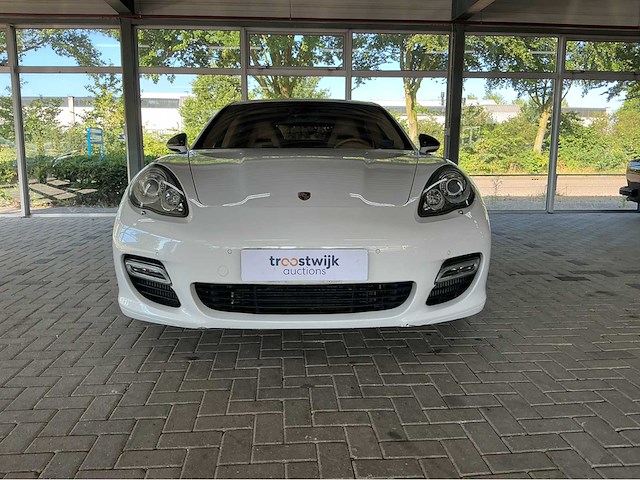 Porsche panamera turbo met iconische v8 biturbo youngtimer 500 pk 2010 btw auto - afbeelding 2 van  49