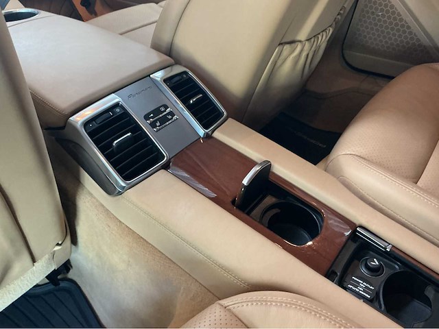 Porsche panamera turbo met iconische v8 biturbo youngtimer 500 pk 2010 btw auto - afbeelding 30 van  49