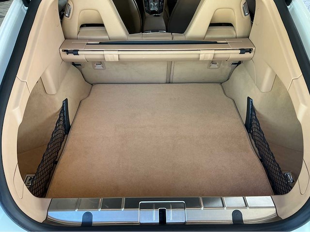 Porsche panamera turbo met iconische v8 biturbo youngtimer 500 pk 2010 btw auto - afbeelding 38 van  49