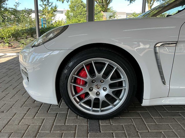 Porsche panamera turbo met iconische v8 biturbo youngtimer 500 pk 2010 btw auto - afbeelding 5 van  49