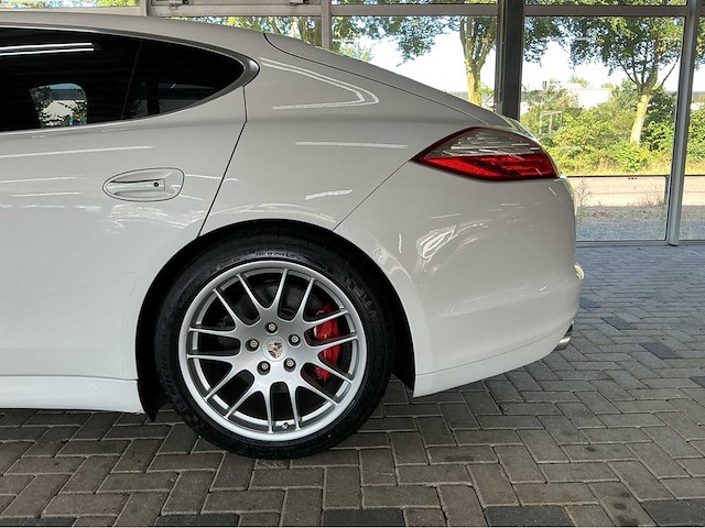 Porsche panamera turbo met iconische v8 biturbo youngtimer 500 pk 2010 btw auto - afbeelding 6 van  49