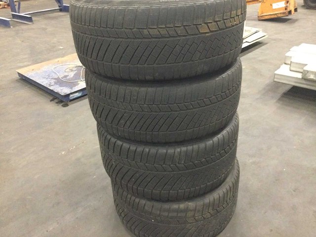 Porsche pandamera breedset velgen met banden (4x) - afbeelding 3 van  3