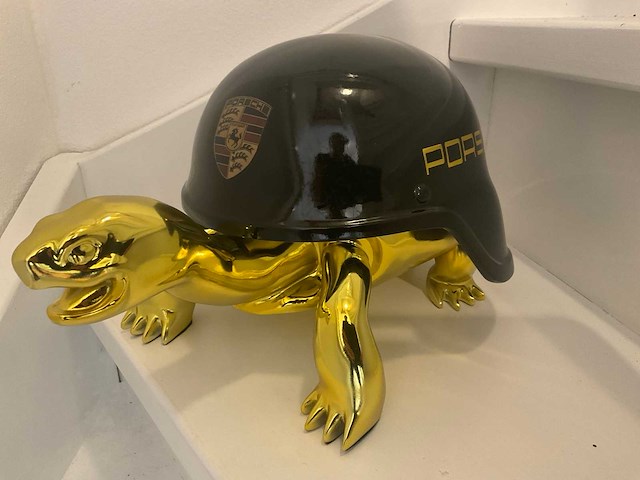 Porsche turtle sculptuur - afbeelding 4 van  5