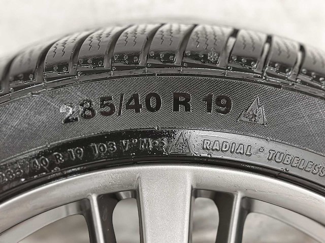 Porsche wielen set (winterbanden) r19 continental - afbeelding 12 van  14