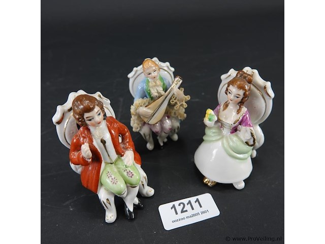 Porseleinen beeldengroepje - afbeelding 2 van  5