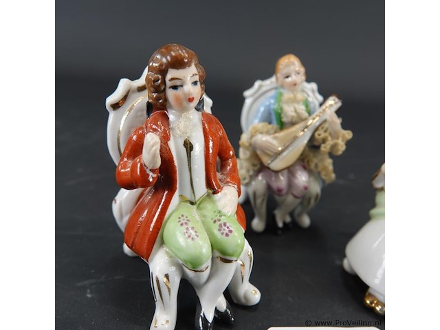 Porseleinen beeldengroepje - afbeelding 3 van  5