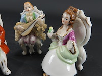 Porseleinen beeldengroepje - afbeelding 4 van  5