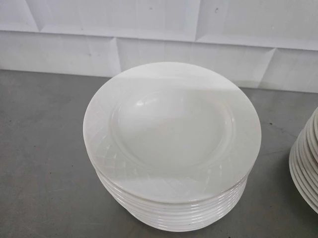 Porseleinen bord (73x) - afbeelding 3 van  8