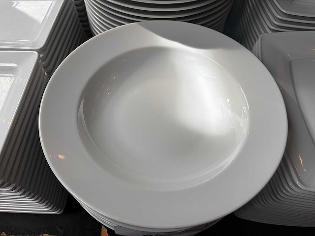 Porseleinen bord (84x) - afbeelding 1 van  4