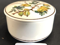 Porseleinen dekseldoos van villeroy & boch uit de botanica-serie - afbeelding 1 van  5