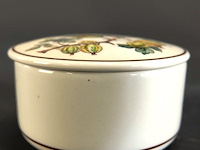 Porseleinen dekseldoos van villeroy & boch uit de botanica-serie - afbeelding 2 van  5