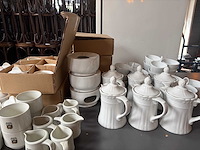 Porseleinen koffiepotten, notenbakken, melkkan en suikerpotten sets - afbeelding 2 van  8