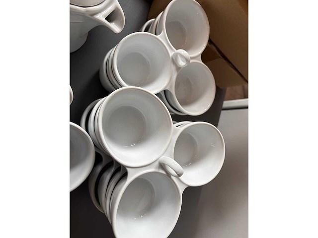 Porseleinen koffiepotten, notenbakken, melkkan en suikerpotten sets - afbeelding 6 van  8