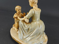 Porseleinen muziekdoosje moeder met kind - afbeelding 3 van  5