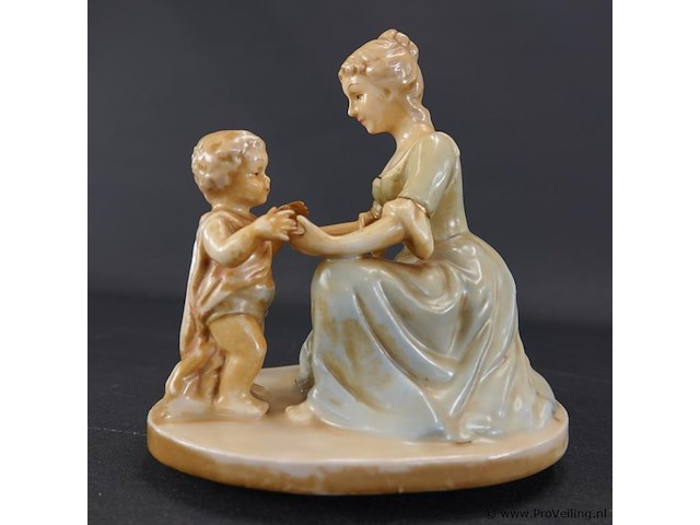 Porseleinen muziekdoosje moeder met kind - afbeelding 4 van  5