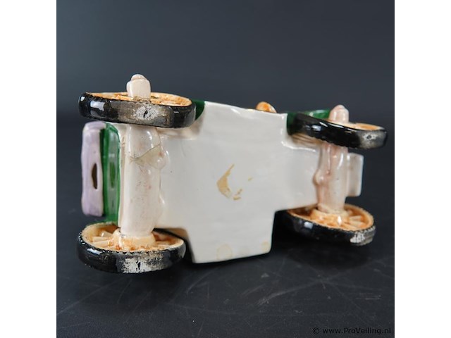 Porseleinen oldtimer als op foto's - afbeelding 5 van  5