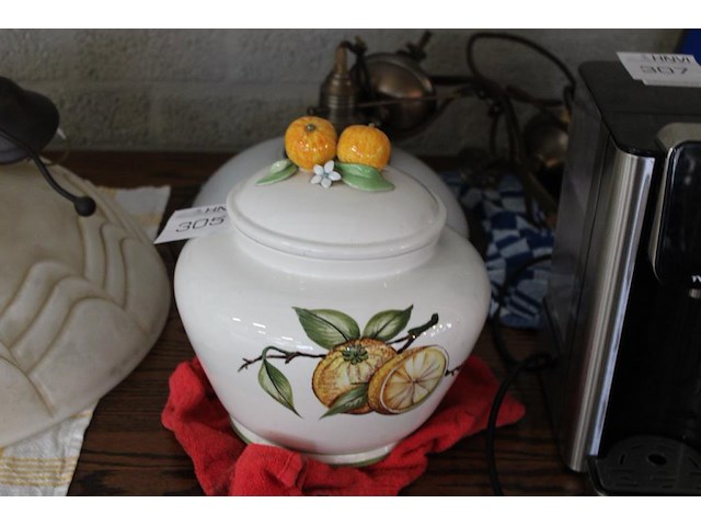 Porseleinen pot met deksel hoogte 30 cm. - afbeelding 1 van  2