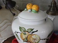 Porseleinen pot met deksel hoogte 30 cm. - afbeelding 2 van  2