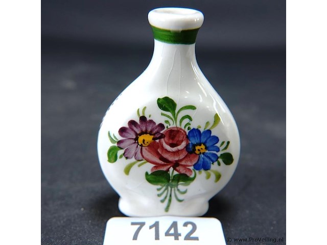Porseleinen snuffbottle - afbeelding 1 van  3