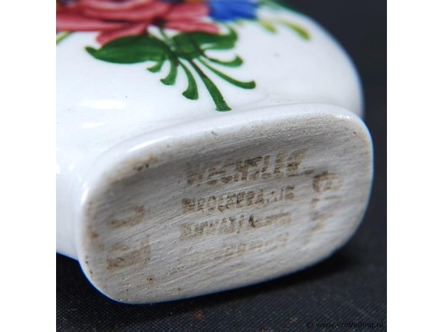 Porseleinen snuffbottle - afbeelding 3 van  3
