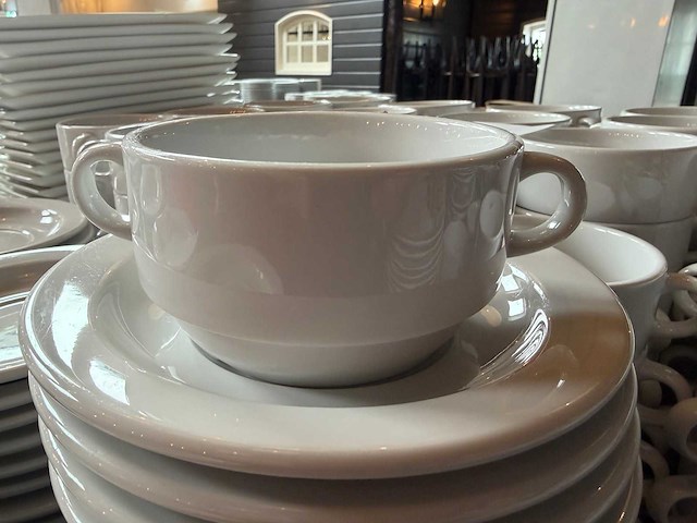 Porseleinen soepkom met schotel set (124x) - afbeelding 1 van  3