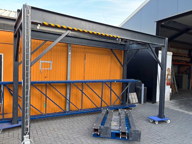 Portaalkraan 4 meter 1600kg. - afbeelding 1 van  9