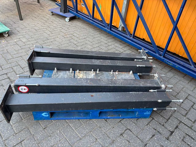 Portaalkraan 4 meter 1600kg. - afbeelding 6 van  9