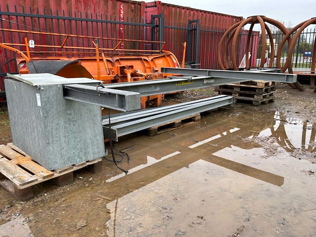 Portaalkraan - afbeelding 1 van  2