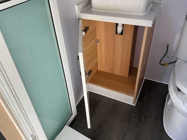 Portable home met 2 woonruimtes / 40 ft high cube - 12 meter containerwoning - afbeelding 13 van  28