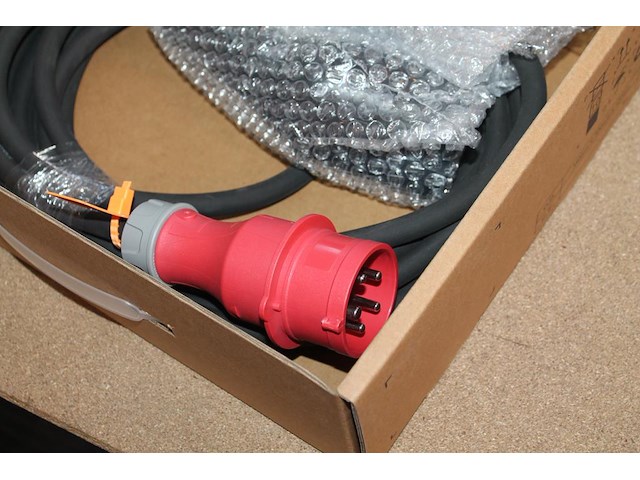 Portable laadkabel 7 meter. cee16 rood naar type2. - afbeelding 2 van  2