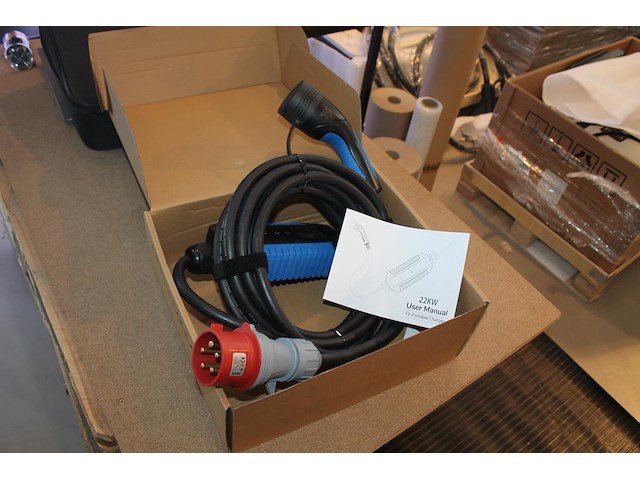 Portable laadkabel 7 meter. cee32 rood naar type2. 22kw. - afbeelding 1 van  2