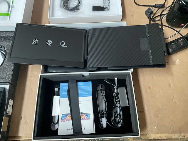 Portable monitor (11x) - afbeelding 5 van  23